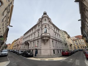 Pripravujeme do ponuky  4 - izbový byt Bratislava - Staré mesto